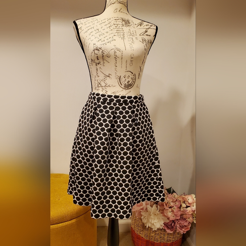 BODEN Women's Polka Dot Black and White Skirt, Side Hidden Pockets,Size 4R.